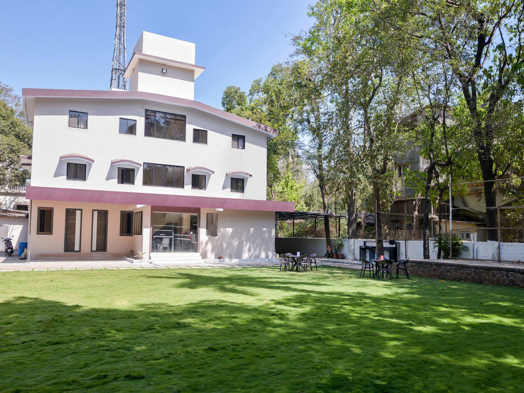 Oyo 13150 Mangal Residency Otel Lonavala Dış mekan fotoğraf